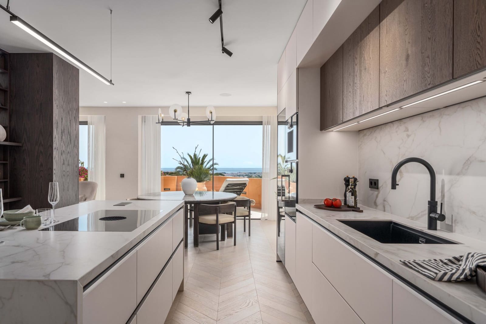 4 bedroom Apartment for sale in Nueva Andalucia with pool - € 2,750,000 (Ref: 8998825)