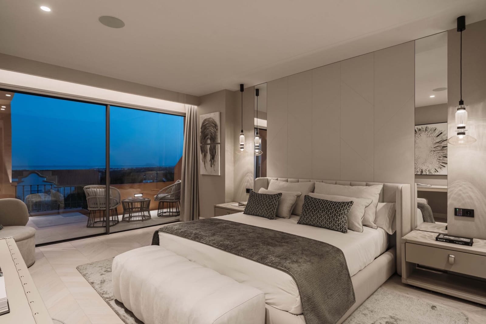 4 bedroom Apartment for sale in Nueva Andalucia with pool - € 2,750,000 (Ref: 8998825)