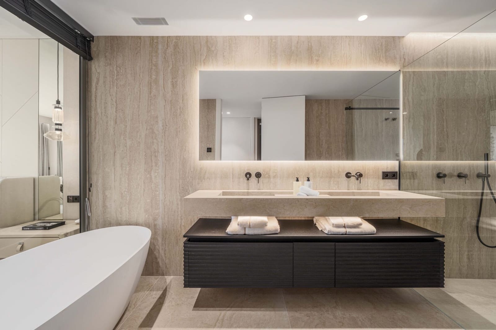 4 bedroom Apartment for sale in Nueva Andalucia with pool - € 2,750,000 (Ref: 8998825)