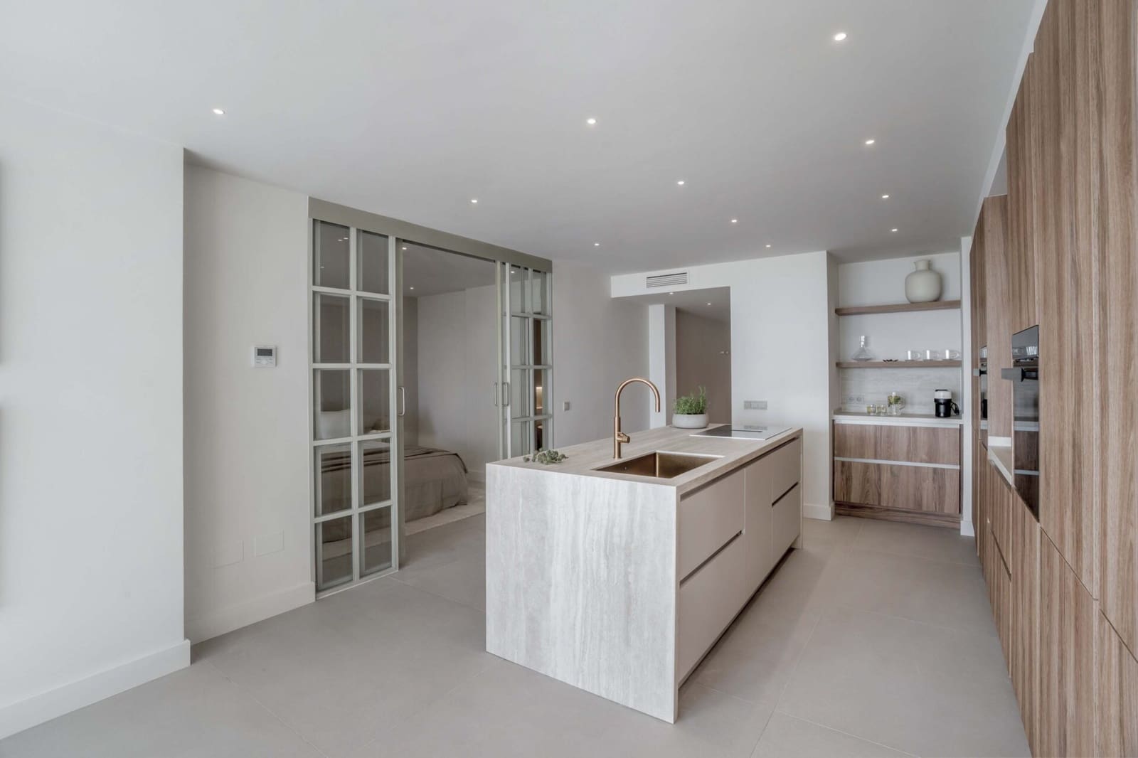 3 bedroom Apartment for sale in Nueva Andalucia with pool - € 1,125,000 (Ref: 9001194)