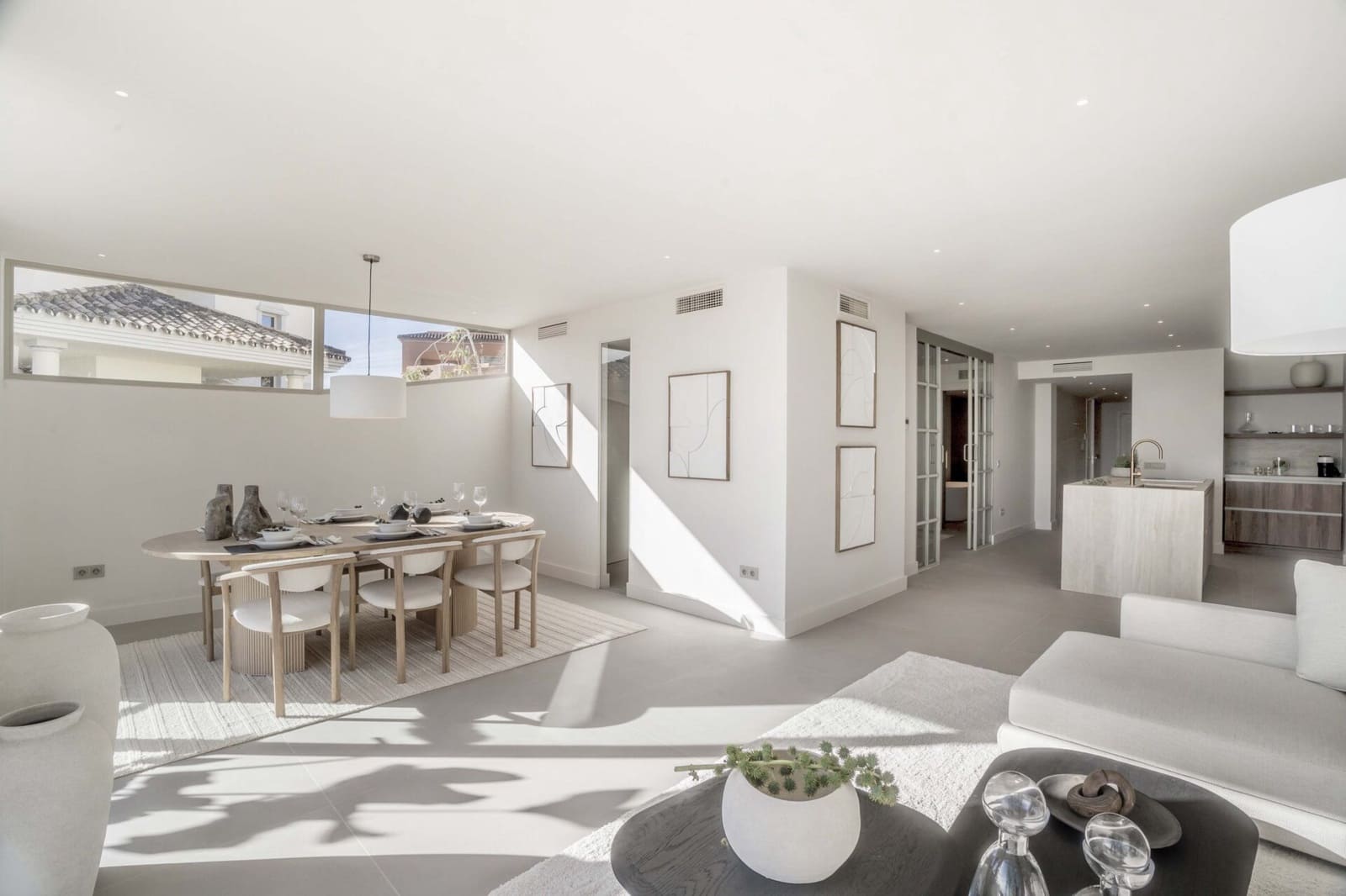 3 bedroom Apartment for sale in Nueva Andalucia with pool - € 1,125,000 (Ref: 9001194)