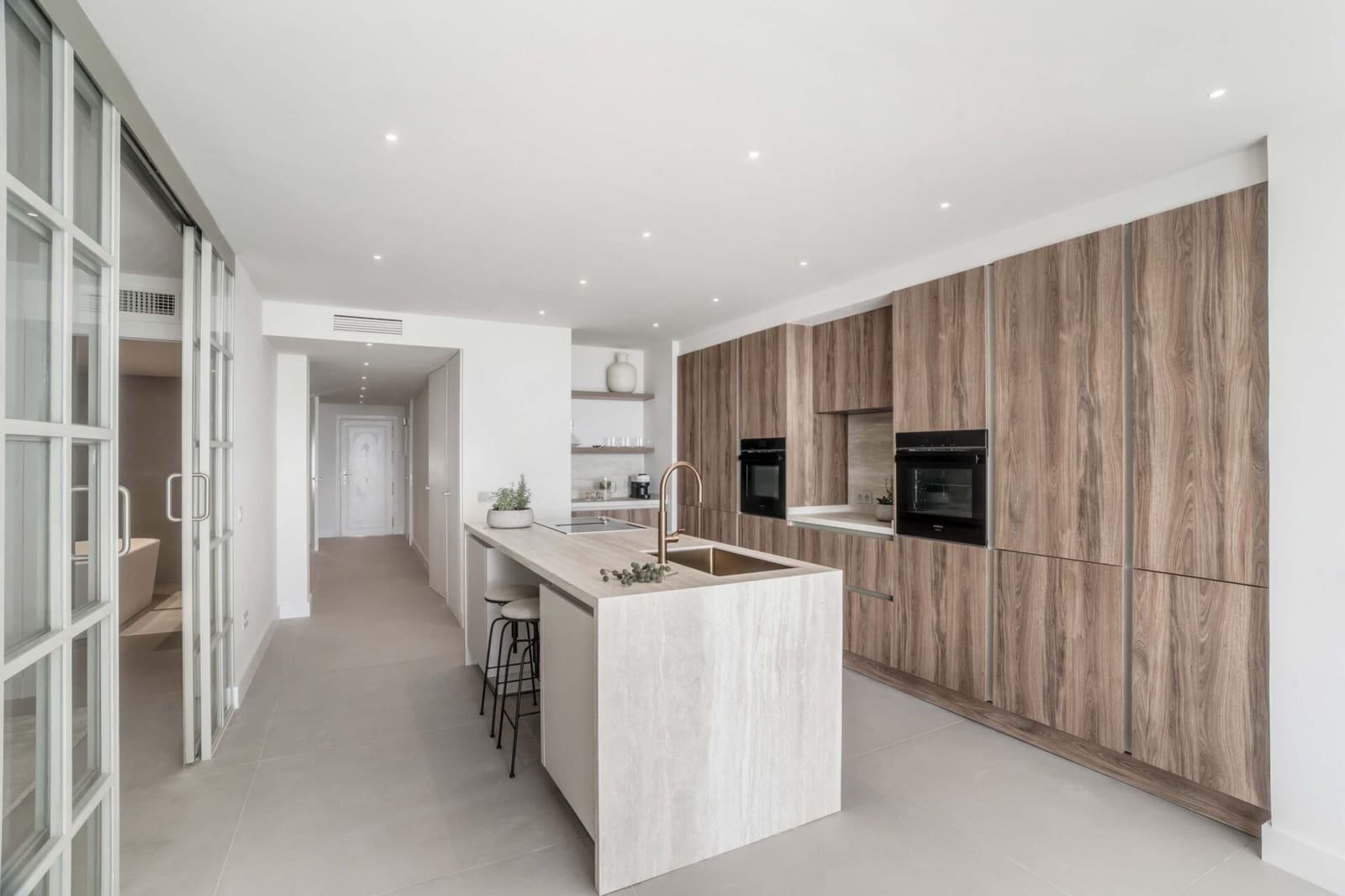 3 bedroom Apartment for sale in Nueva Andalucia with pool - € 1,125,000 (Ref: 9001194)