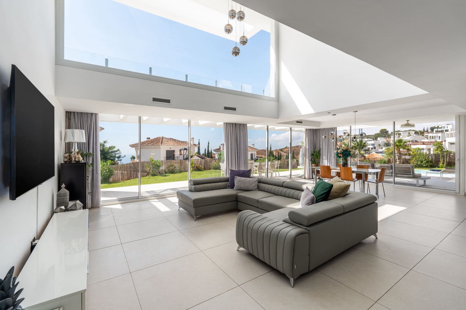 4 soveværelse Villa til salg i Mijas Costa med swimmingpool - € 1.450.000 (Ref: 9003257)