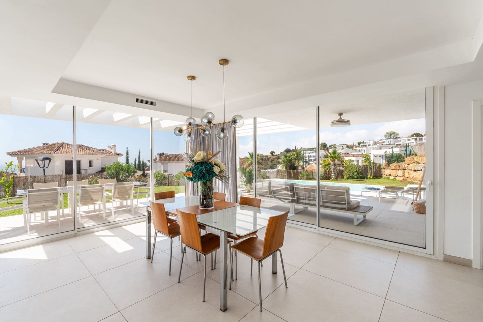 4 soveværelse Villa til salg i Mijas Costa med swimmingpool - € 1.450.000 (Ref: 9003257)