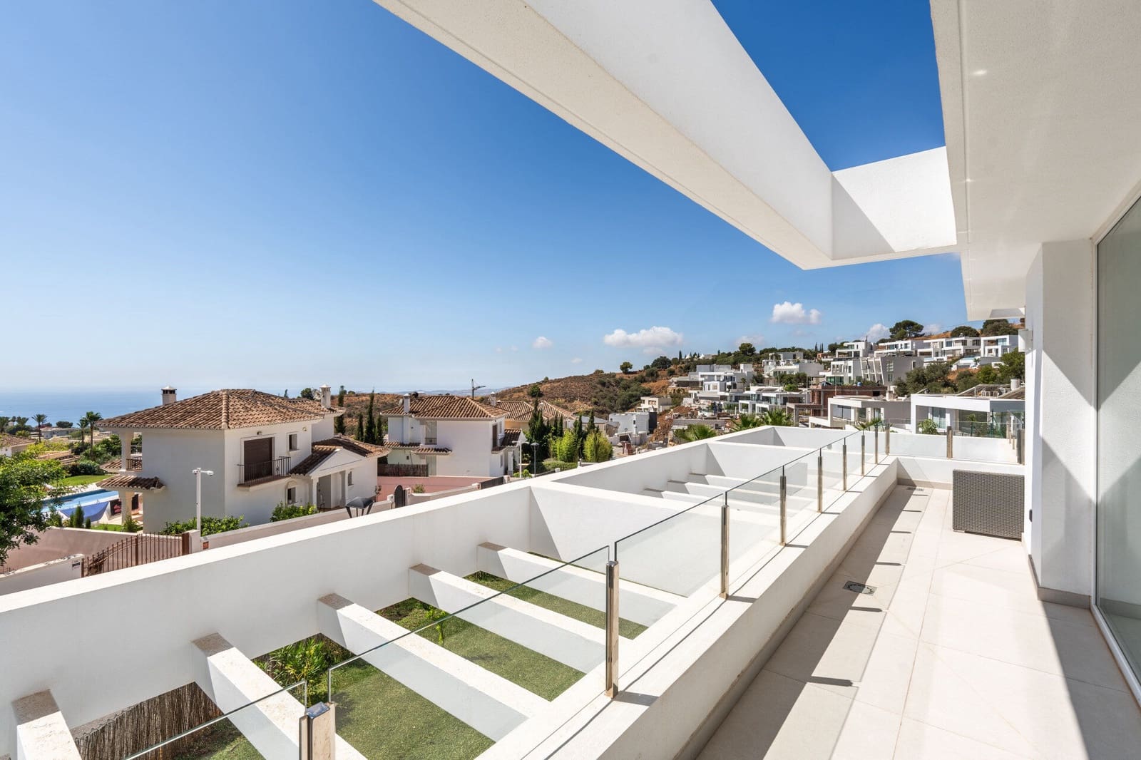 4 soveværelse Villa til salg i Mijas Costa med swimmingpool - € 1.450.000 (Ref: 9003257)