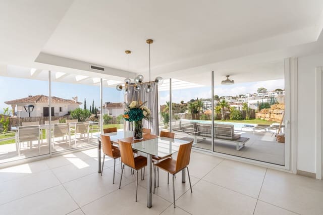 4 soveværelse Villa til salg i Mijas Costa, Mijas med swimmingpool - € 1.450.000 (Ref: 9003257)