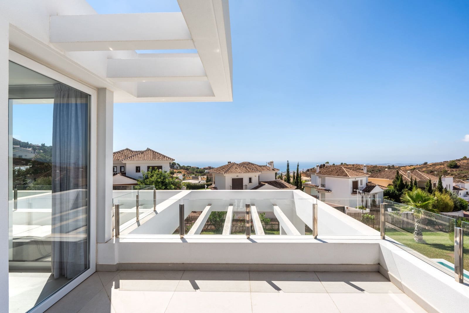 4 soveværelse Villa til salg i Mijas Costa med swimmingpool - € 1.450.000 (Ref: 9003257)