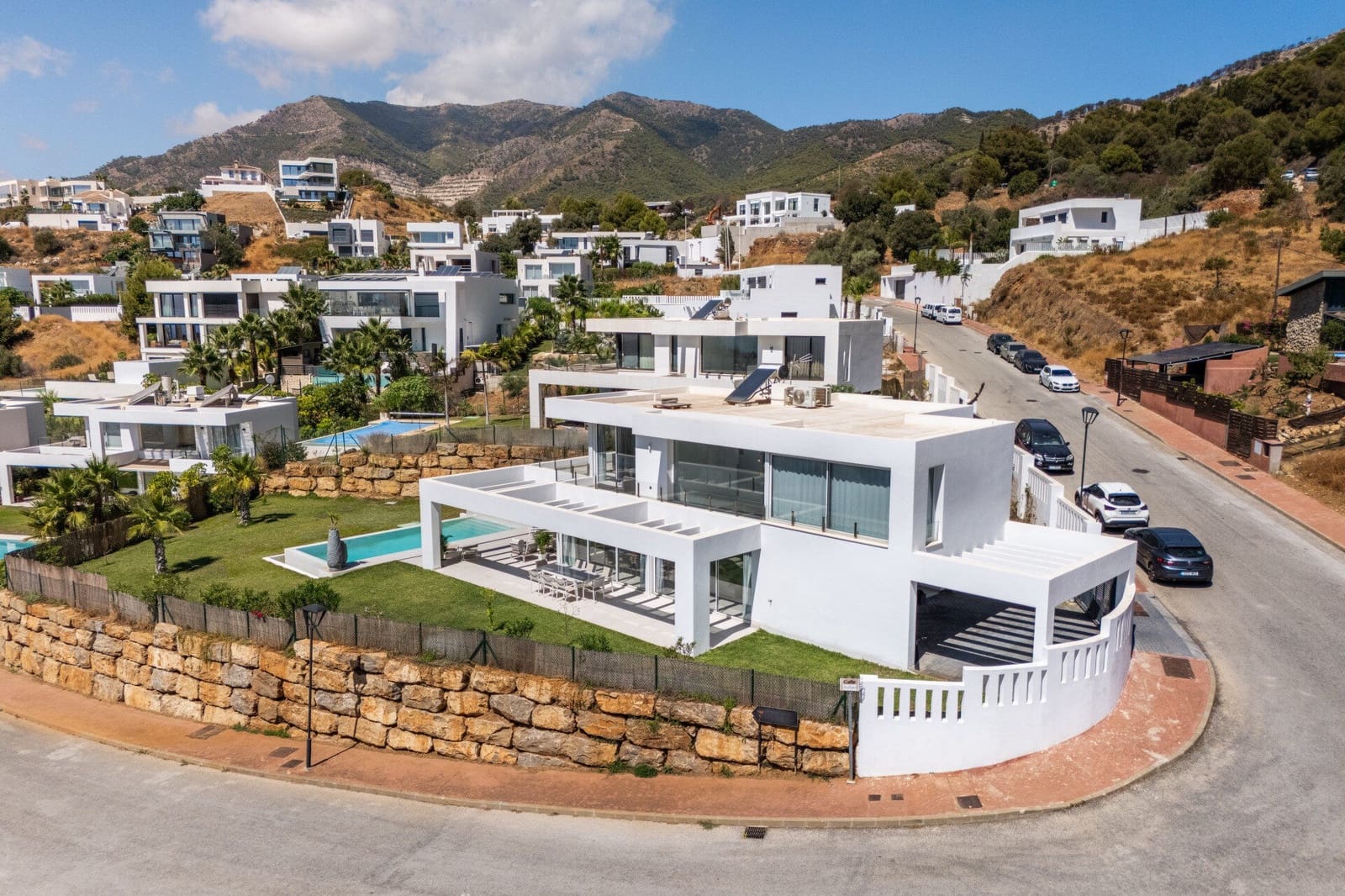 4 soveværelse Villa til salg i Mijas Costa med swimmingpool - € 1.450.000 (Ref: 9003257)