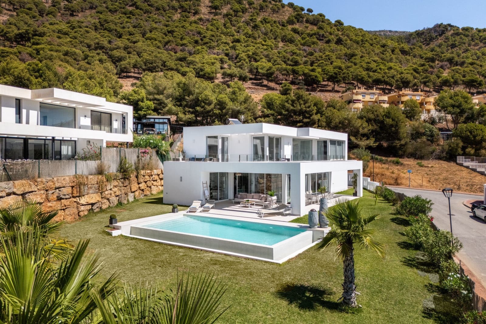 4 soveværelse Villa til salg i Mijas Costa med swimmingpool - € 1.450.000 (Ref: 9003257)