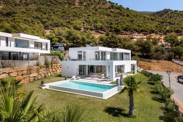 4 soveværelse Villa til salg i Mijas Costa, Mijas med swimmingpool - € 1.450.000 (Ref: 9003257)