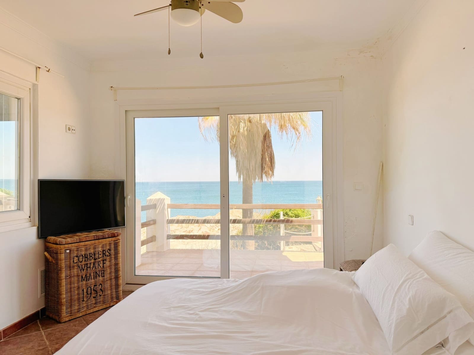 3 soveværelse Villa til salg i Manilva med swimmingpool - € 2.995.000 (Ref: 9003258)