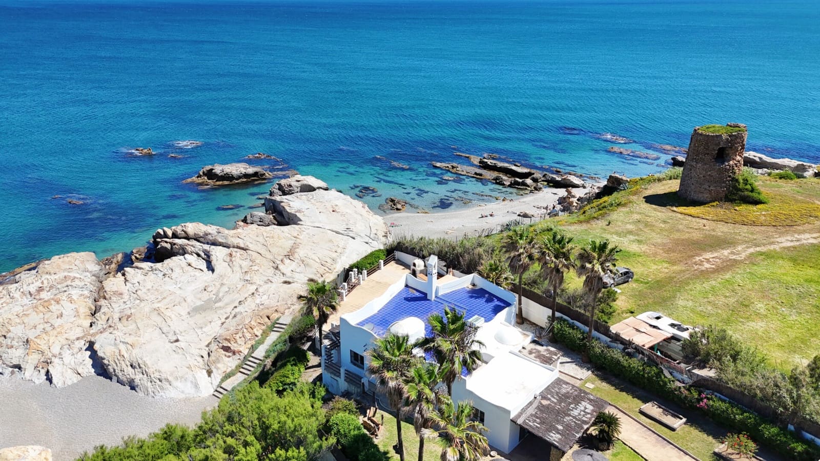 3 soveværelse Villa til salg i Manilva med swimmingpool - € 2.995.000 (Ref: 9003258)