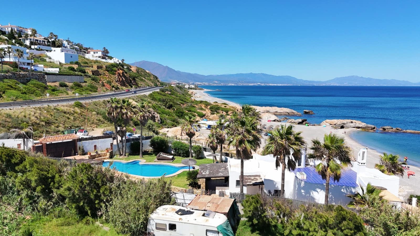 3 soveværelse Villa til salg i Manilva med swimmingpool - € 2.995.000 (Ref: 9003258)