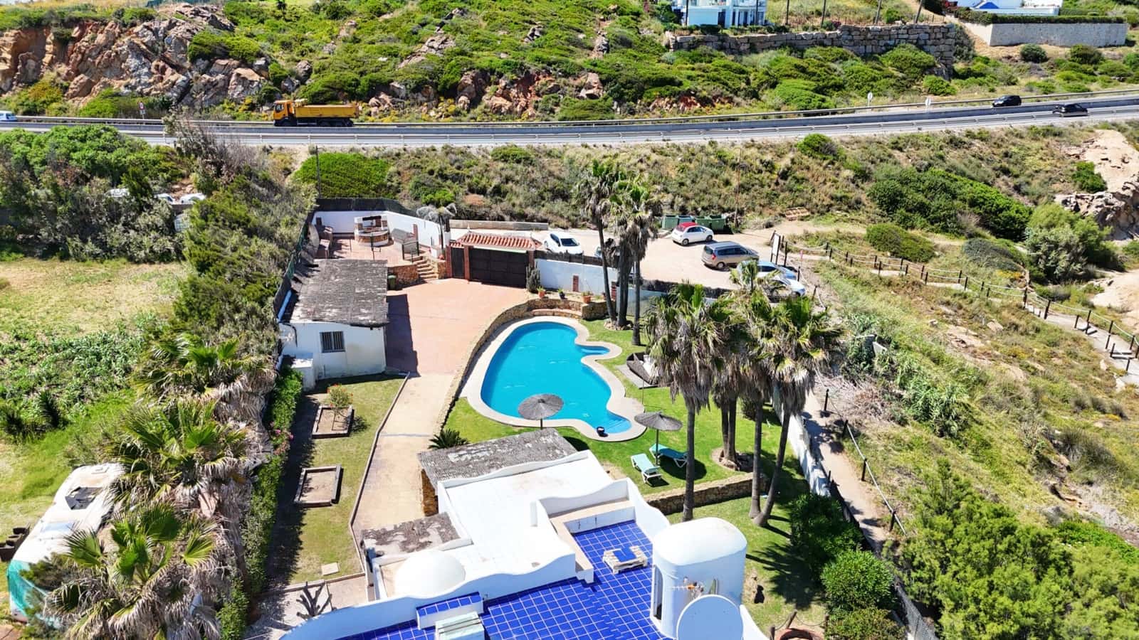 3 soveværelse Villa til salg i Manilva med swimmingpool - € 2.995.000 (Ref: 9003258)