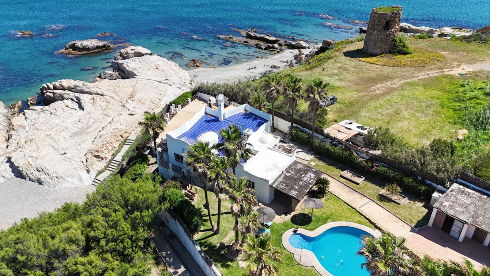 3 soveværelse Villa til salg i Manilva med swimmingpool - € 2.995.000 (Ref: 9003258)