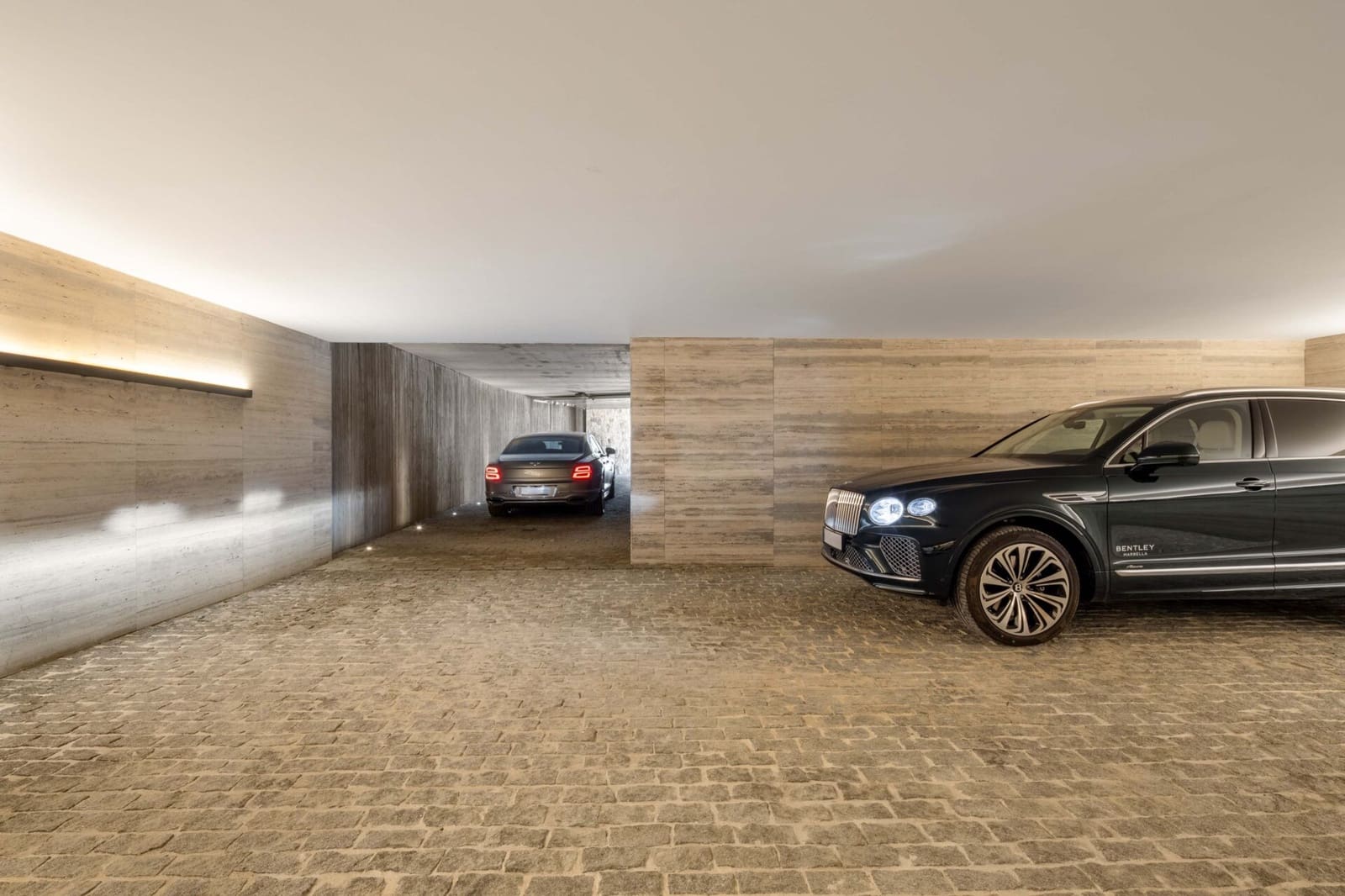 7 soveværelse Villa til salg i El Madronal med swimmingpool garage - € 10.800.000 (Ref: 9005121)