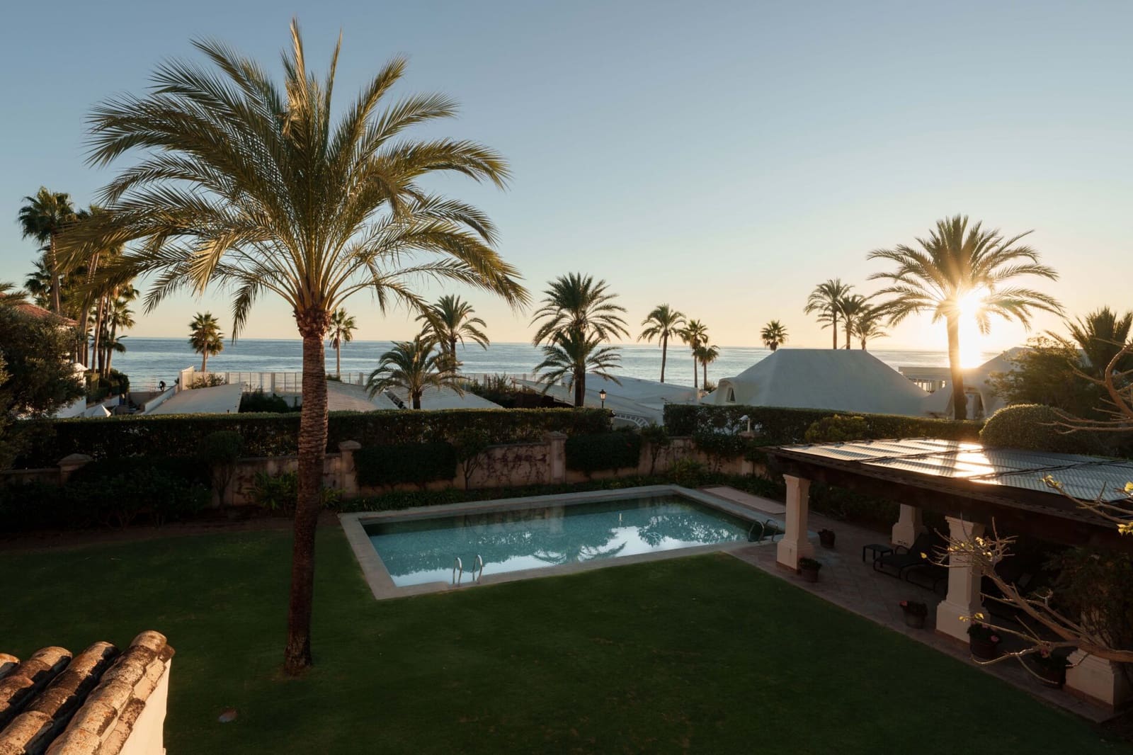 7 soverom Villa til salgs i Los Monteros med svømmebasseng garasje - € 10 955 000 (Ref: 9012144)