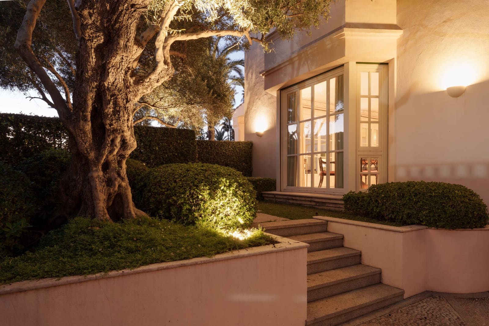 7 soverom Villa til salgs i Los Monteros med svømmebasseng garasje - € 10 955 000 (Ref: 9012144)