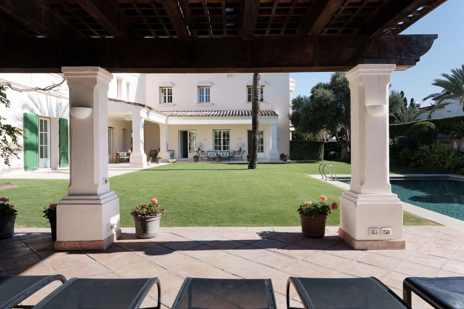 7 soverom Villa til salgs i Los Monteros med svømmebasseng garasje - € 10 955 000 (Ref: 9012144)