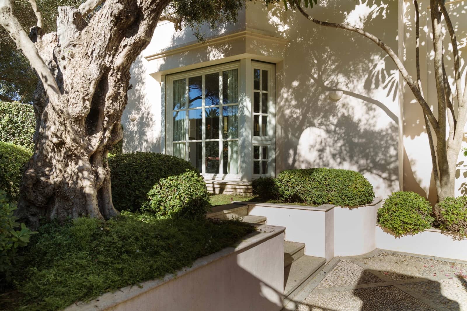 7 soverom Villa til salgs i Los Monteros med svømmebasseng garasje - € 10 955 000 (Ref: 9012144)