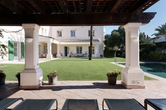 7 sypialnia Willa na sprzedaż w Los Monteros, Marbella z basenem garażem - 10 955 000 € (Ref: 9012144)