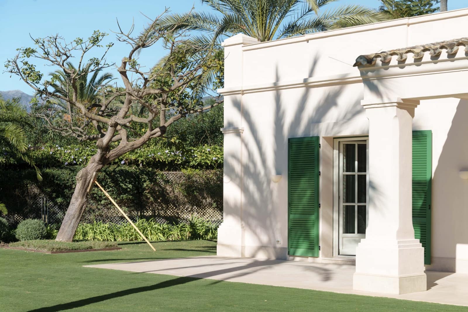 7 soverom Villa til salgs i Los Monteros med svømmebasseng garasje - € 10 955 000 (Ref: 9012144)