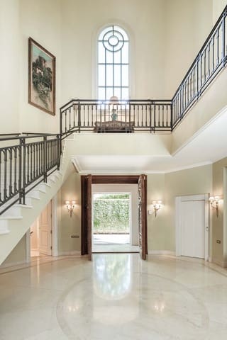 7 soveværelse Villa til salg i Los Monteros, Marbella med swimmingpool garage - € 10.955.000 (Ref: 9012144)