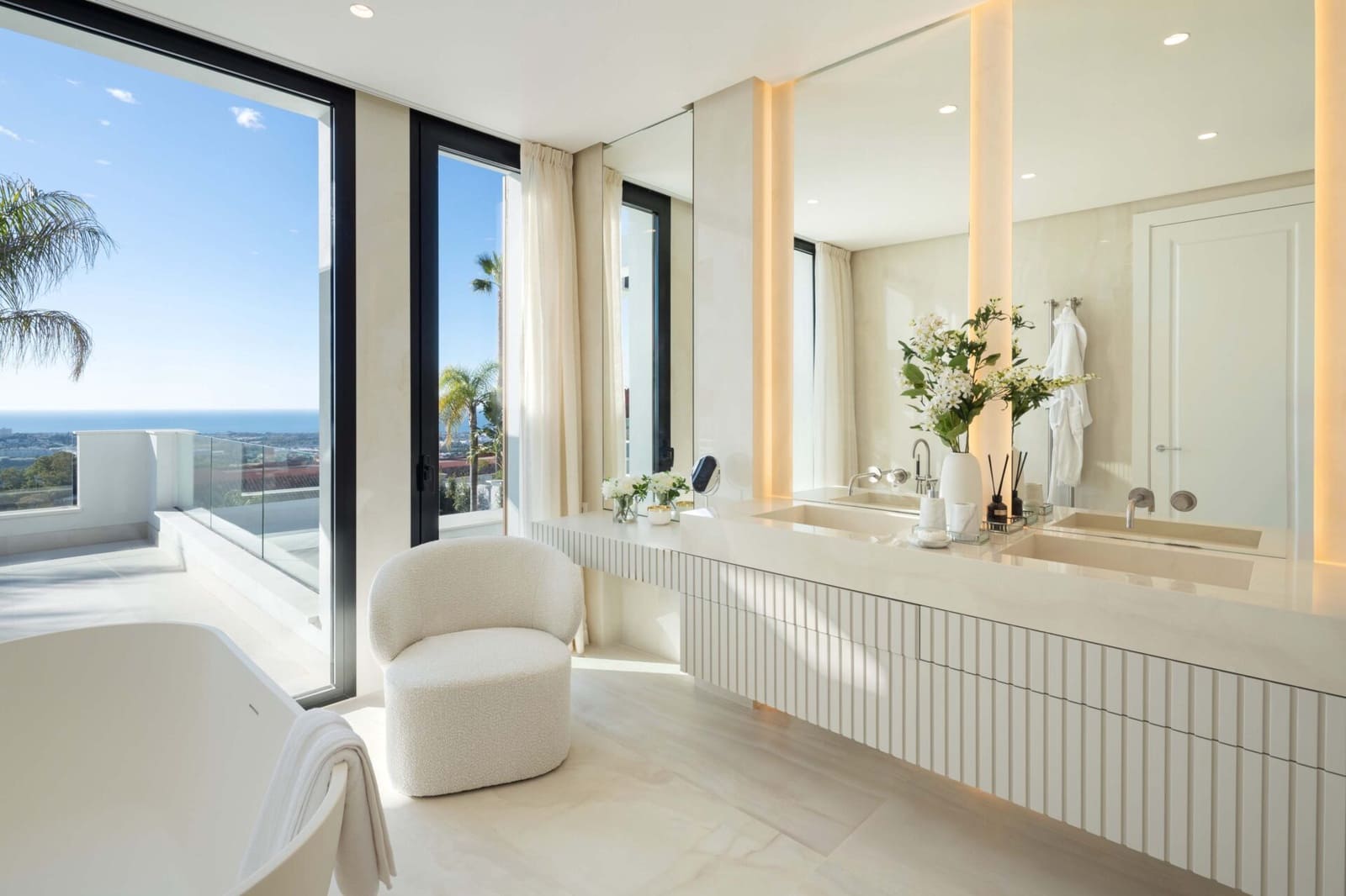 7 soverom Villa til salgs i Monte Halcones med svømmebasseng garasje - € 9 600 000 (Ref: 9017161)