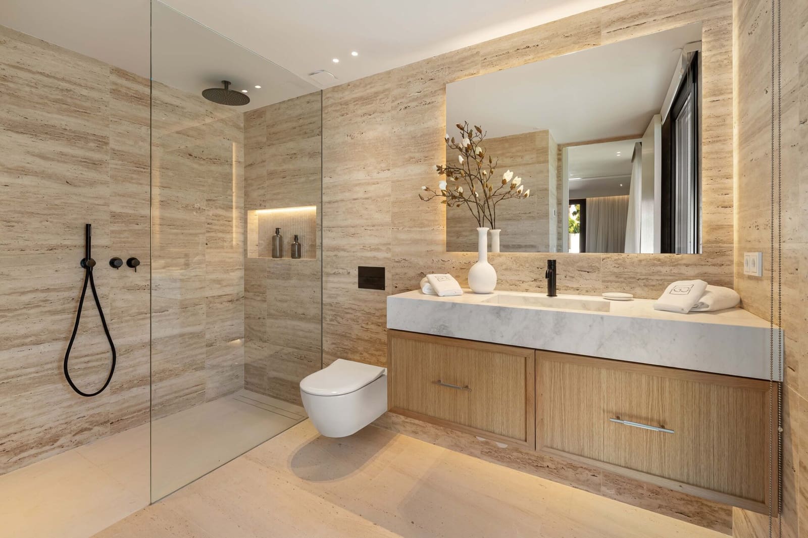 6 makuuhuone Huvila myytävänä paikassa Nueva Andalucia mukana uima-altaan 
autotalli - 8 650 000 € (Ref: 9023640)