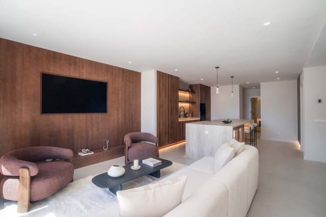 4 chambre Penthouse à vendre à Nueva Andalucia, Marbella avec piscine garage - 1 749 000 € (Ref: 9026468)