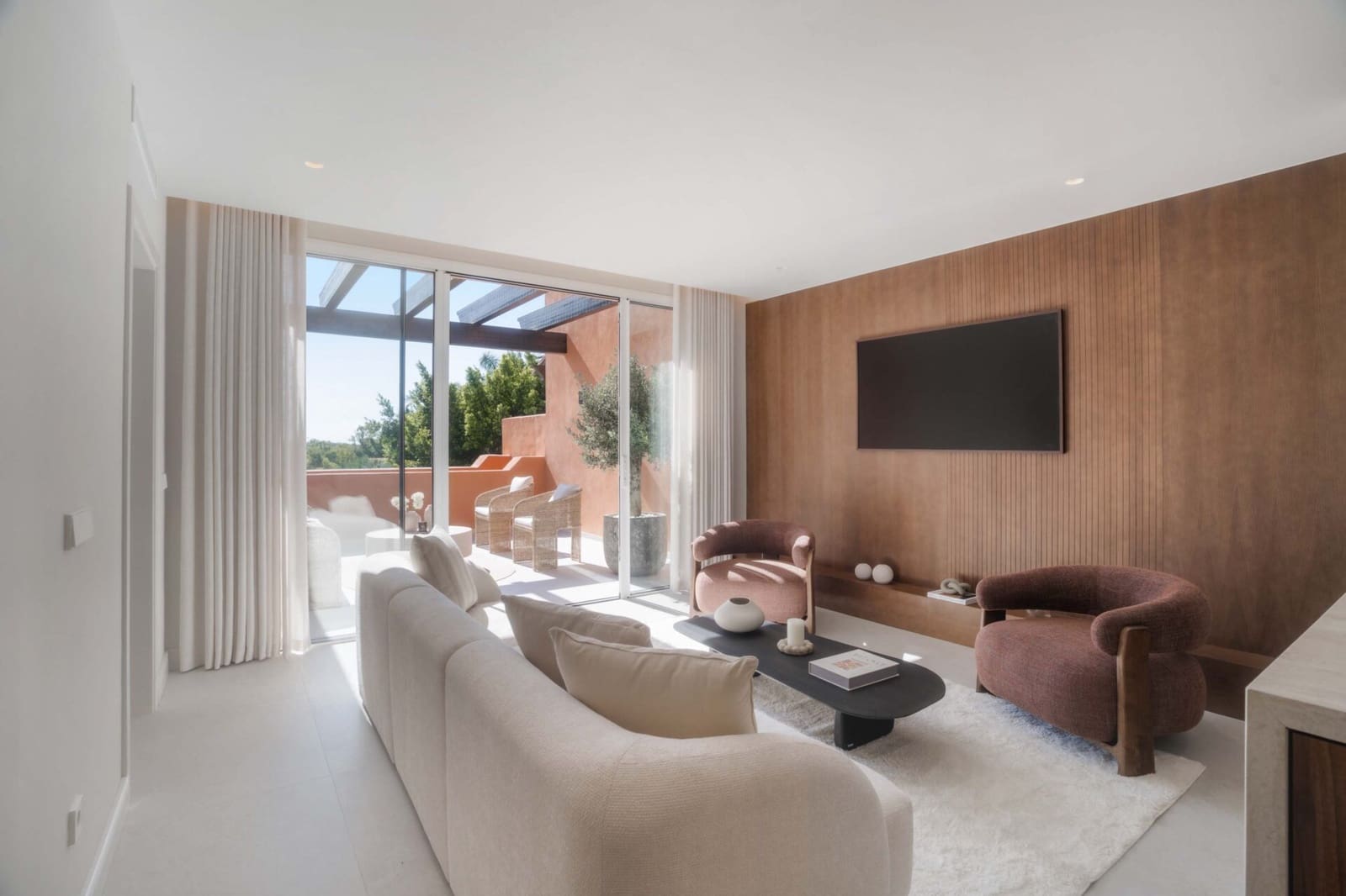 4 bedroom Penthouse for sale in Nueva Andalucia with pool garage - € 1,749,000 (Ref: 9026468)