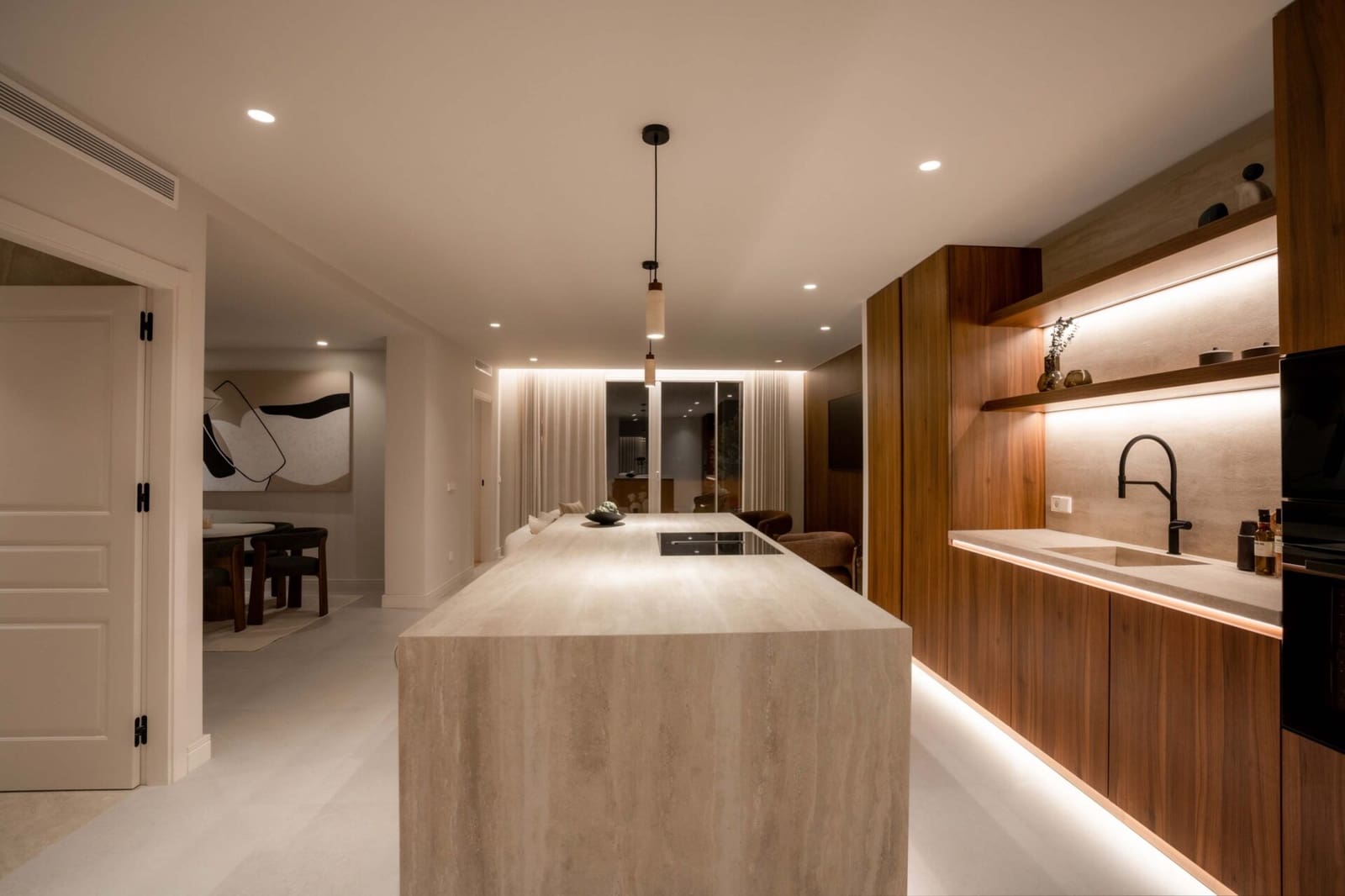 4 bedroom Penthouse for sale in Nueva Andalucia with pool garage - € 1,749,000 (Ref: 9026468)