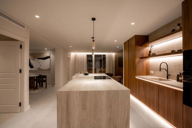 4 chambre Penthouse à vendre à Nueva Andalucia, Marbella avec piscine garage - 1 749 000 € (Ref: 9026468)