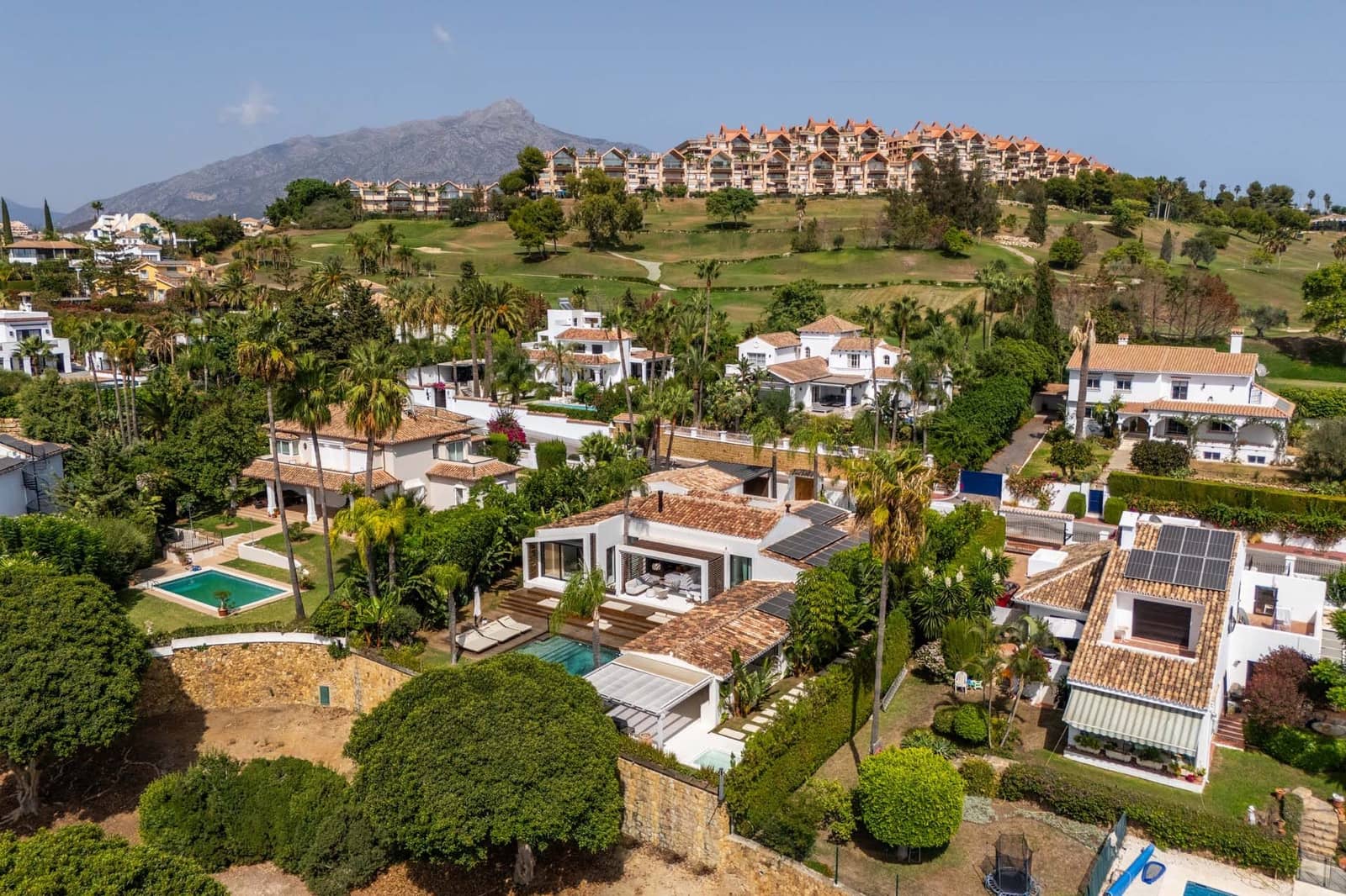 5 quarto Moradia para venda em Nueva Andalucia com piscina - 5 895 000 € (Ref: 9034326)