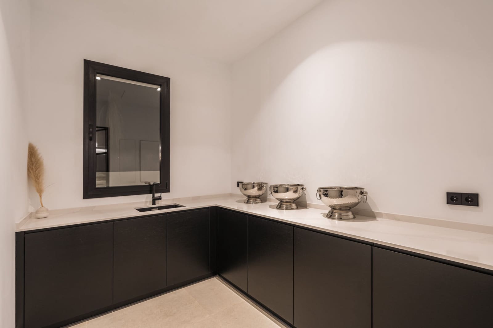 6 makuuhuone Huvila myytävänä paikassa Los Flamingos mukana uima-altaan 
autotalli - 6 995 000 € (Ref: 9042104)