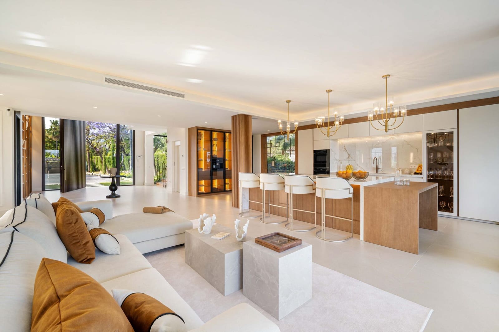 6 bedroom Villa for sale in Nueva Andalucia with pool garage - € 6,850,000 (Ref: 9048615)