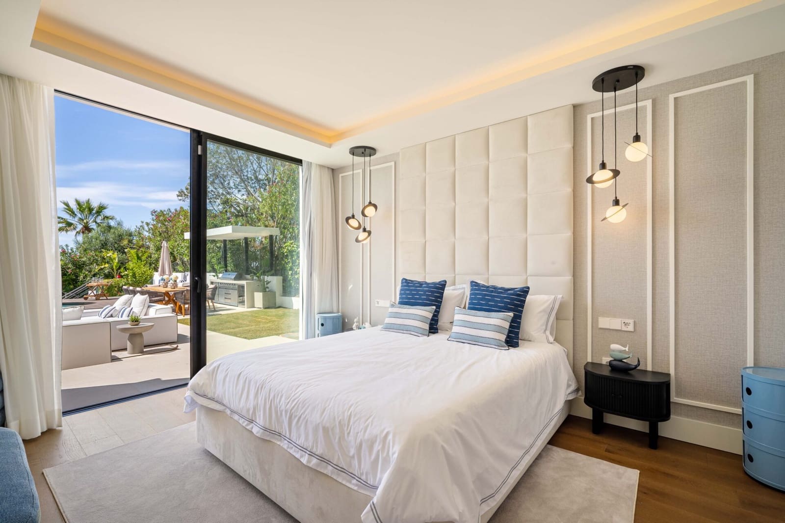 6 bedroom Villa for sale in Nueva Andalucia with pool garage - € 6,850,000 (Ref: 9048615)