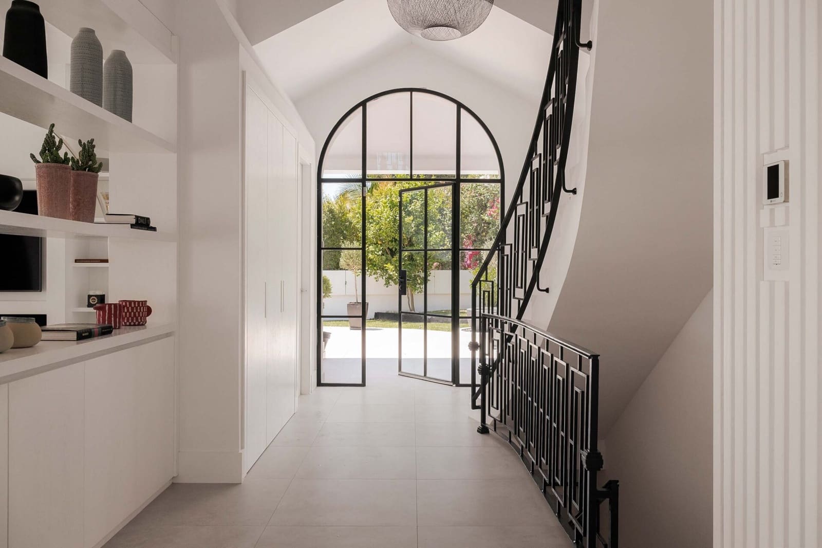 5 bedroom Villa for sale in Nueva Andalucia with pool garage - € 4,950,000 (Ref: 9068732)