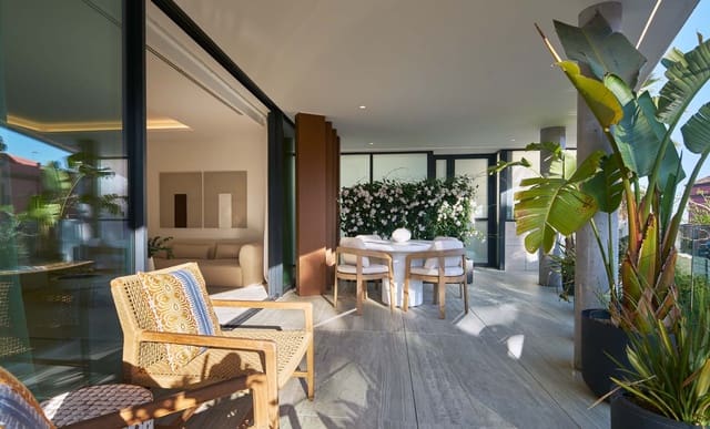 2 soverom Leilighet til salgs i New Golden Mile, Estepona med svømmebasseng garasje - € 995 000 (Ref: 9085132)