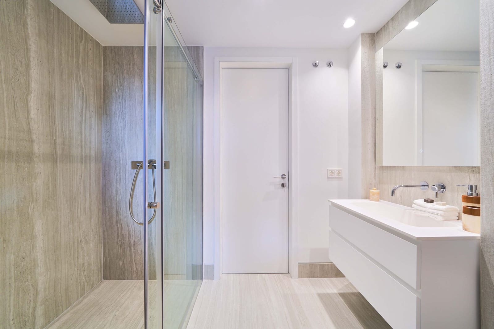 2 bedroom Apartment for sale in New Golden Mile with pool garage - € 995,000 (Ref: 9085132)