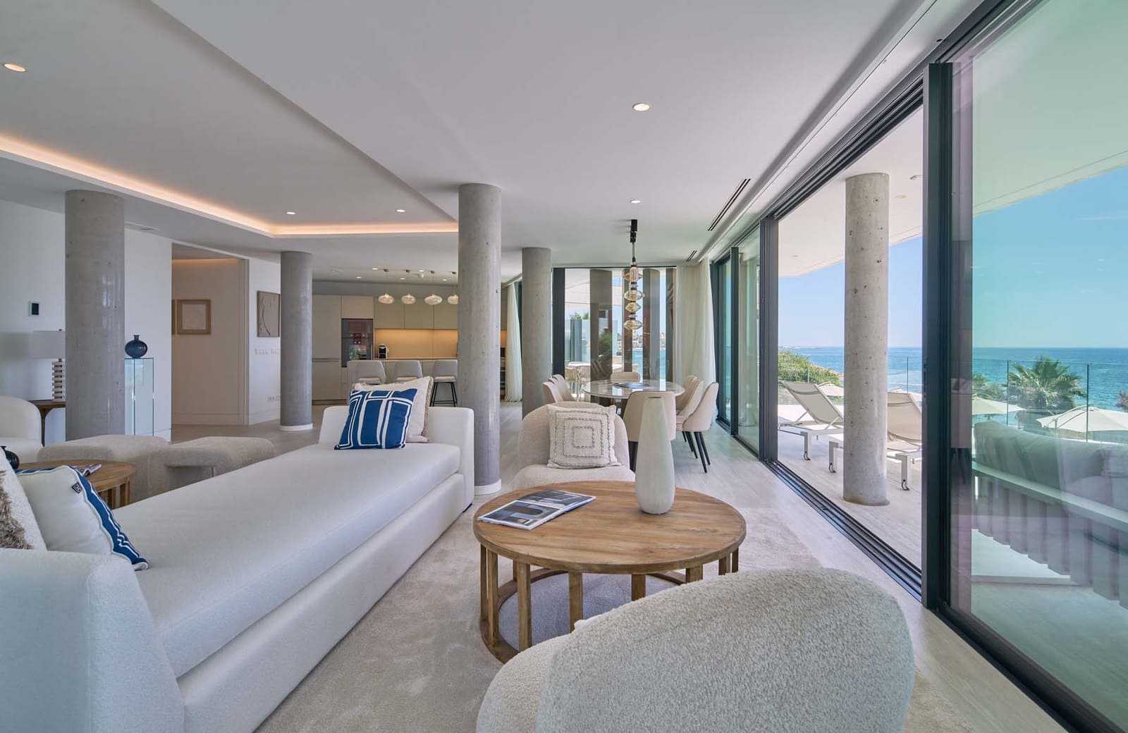 3 bedroom Apartment for sale in New Golden Mile with pool garage - € 2,950,000 (Ref: 9085133)