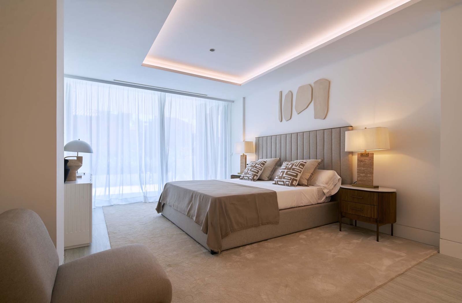 3 bedroom Apartment for sale in New Golden Mile with pool garage - € 2,950,000 (Ref: 9085133)