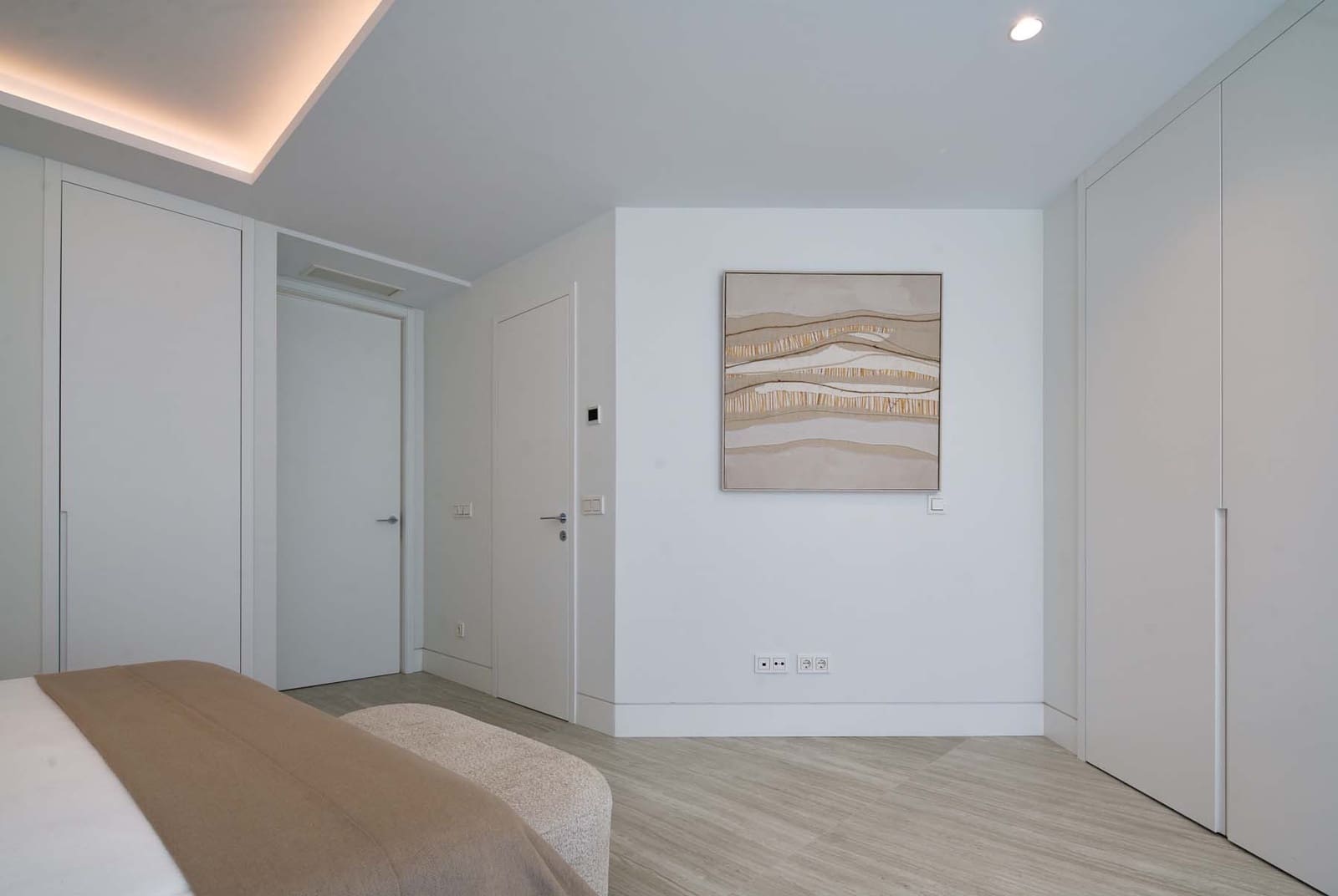 3 bedroom Apartment for sale in New Golden Mile with pool garage - € 2,950,000 (Ref: 9085133)