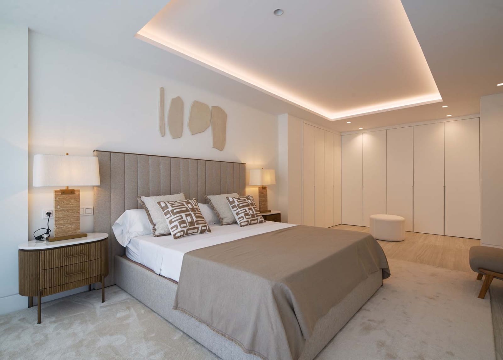 3 bedroom Apartment for sale in New Golden Mile with pool garage - € 2,950,000 (Ref: 9085133)