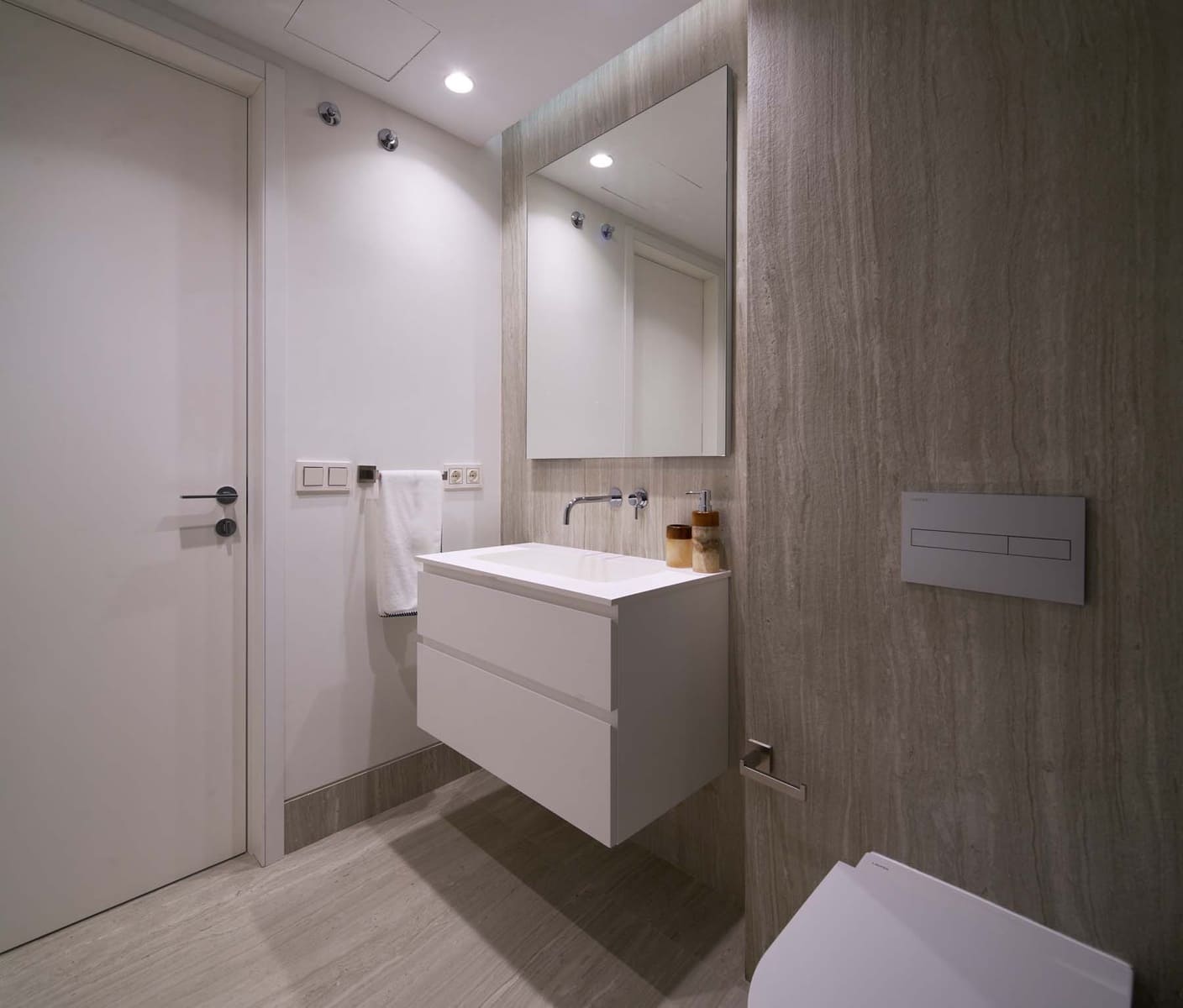 3 bedroom Apartment for sale in New Golden Mile with pool garage - € 2,950,000 (Ref: 9085133)