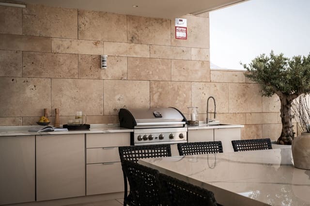 3 bedroom Apartment for sale in Marbella with pool garage - € 2,495,000 (Ref: 9098967)