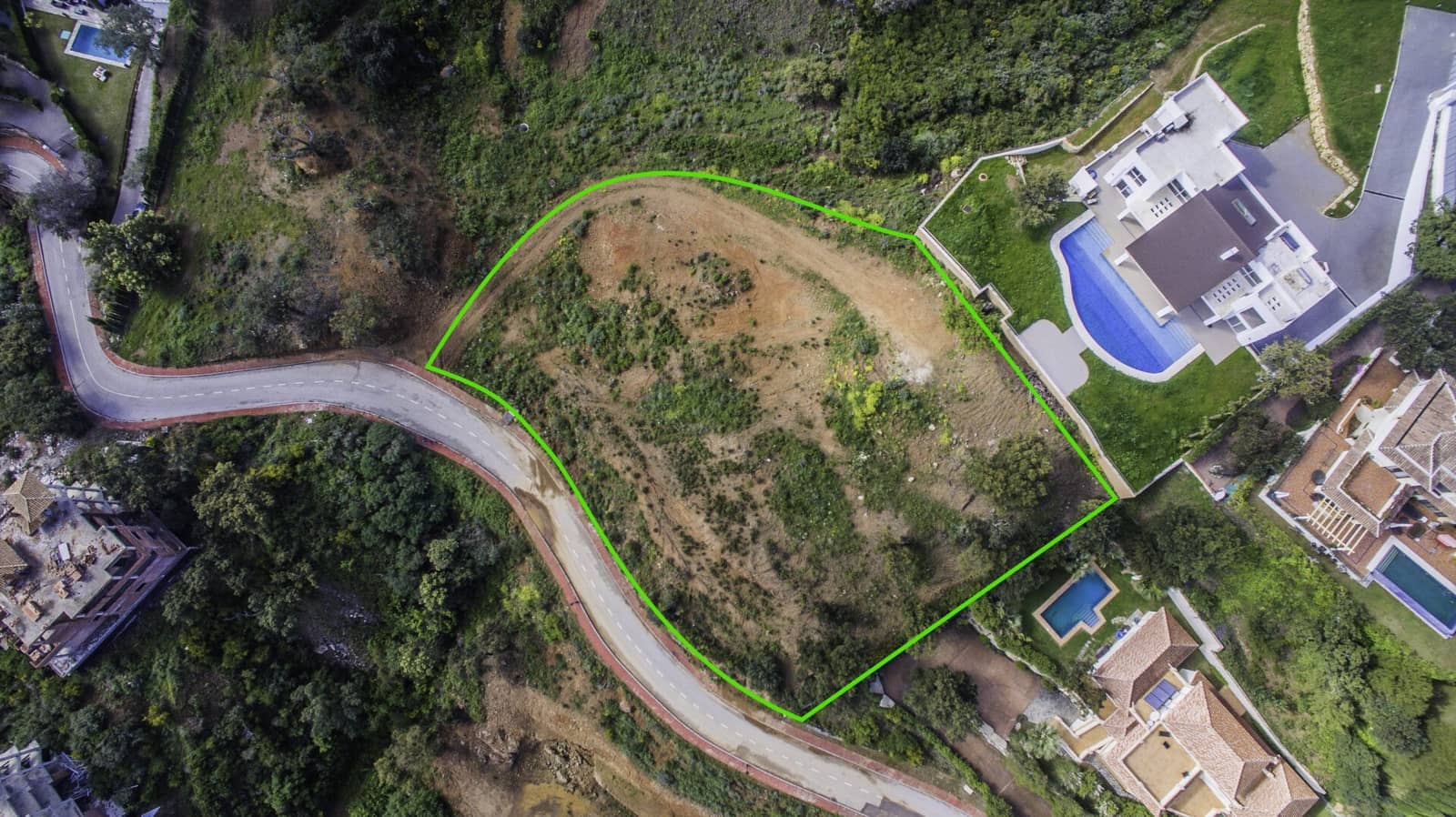 4 bedroom Villa for sale in Marbella with pool - € 2,640,000 (Ref: 9102798)