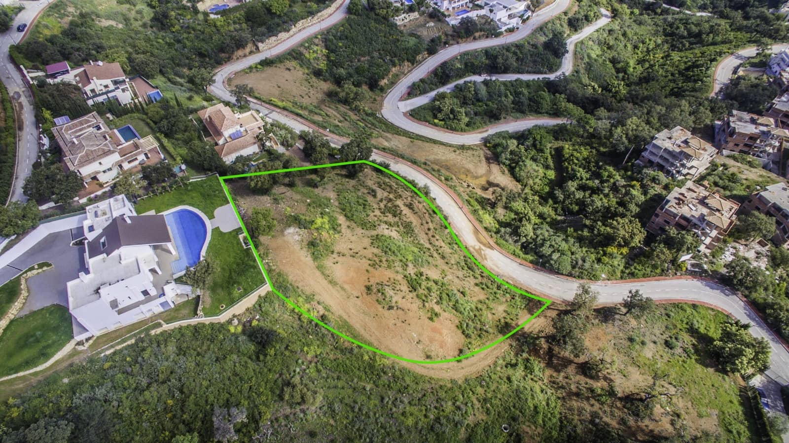 4 bedroom Villa for sale in Marbella with pool - € 2,640,000 (Ref: 9102798)