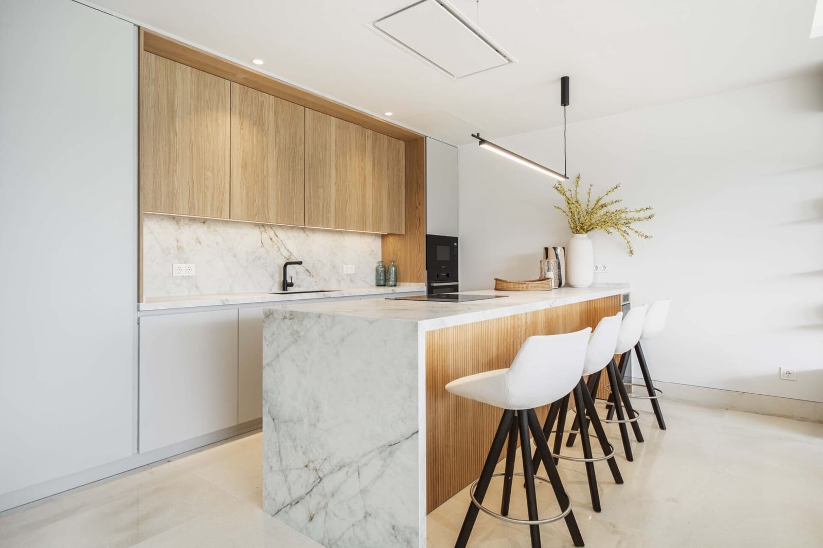 2 quarto Apartamento para venda em Nueva Andalucia com piscina garagem - 1 067 337 € (Ref: 9104434)