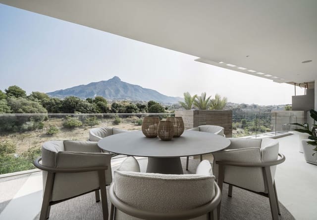 2 quarto Apartamento para venda em Nueva Andalucia, Marbella com piscina garagem - 1 067 337 € (Ref: 9104434)